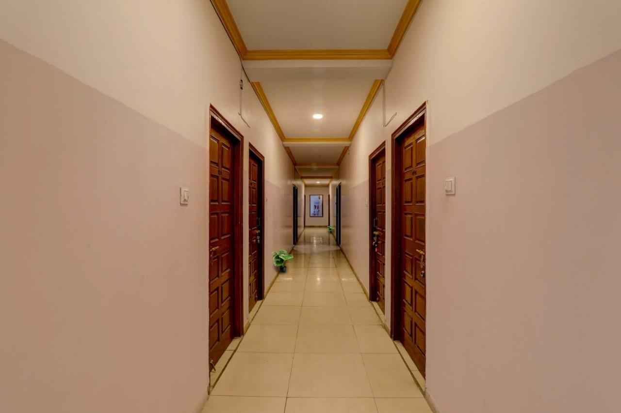Collection O Premier Near Hazratganj Hotell Lucknow Eksteriør bilde