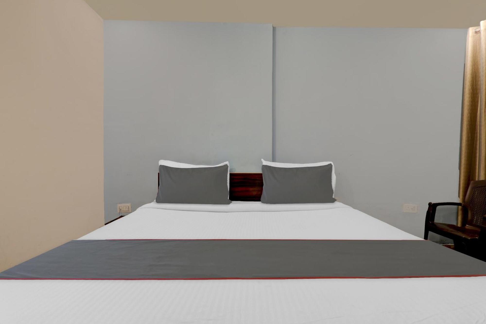 Collection O Premier Near Hazratganj Hotell Lucknow Eksteriør bilde