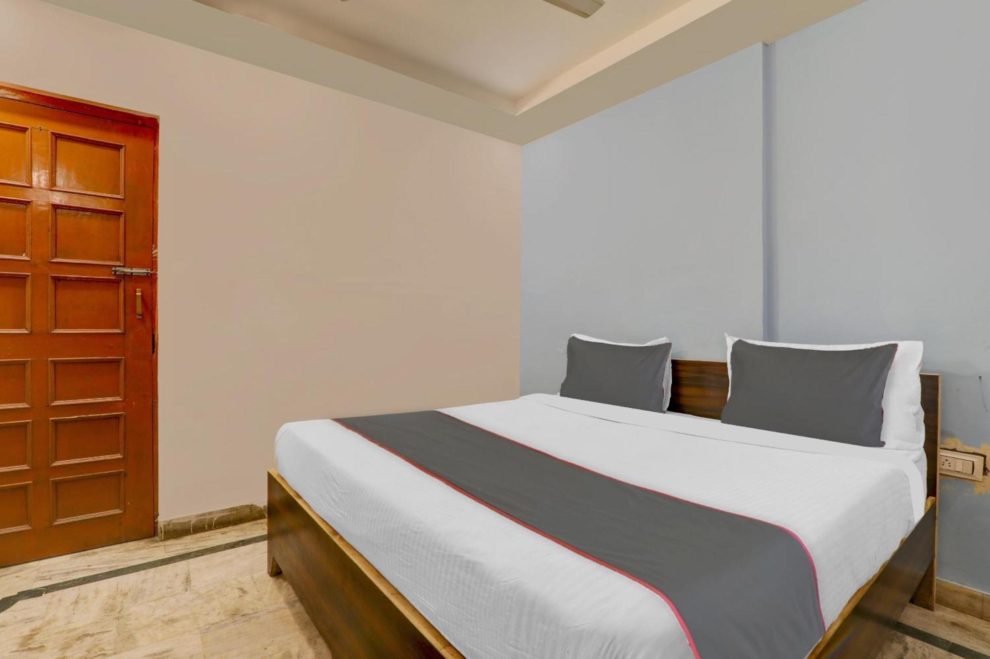 Collection O Premier Near Hazratganj Hotell Lucknow Eksteriør bilde