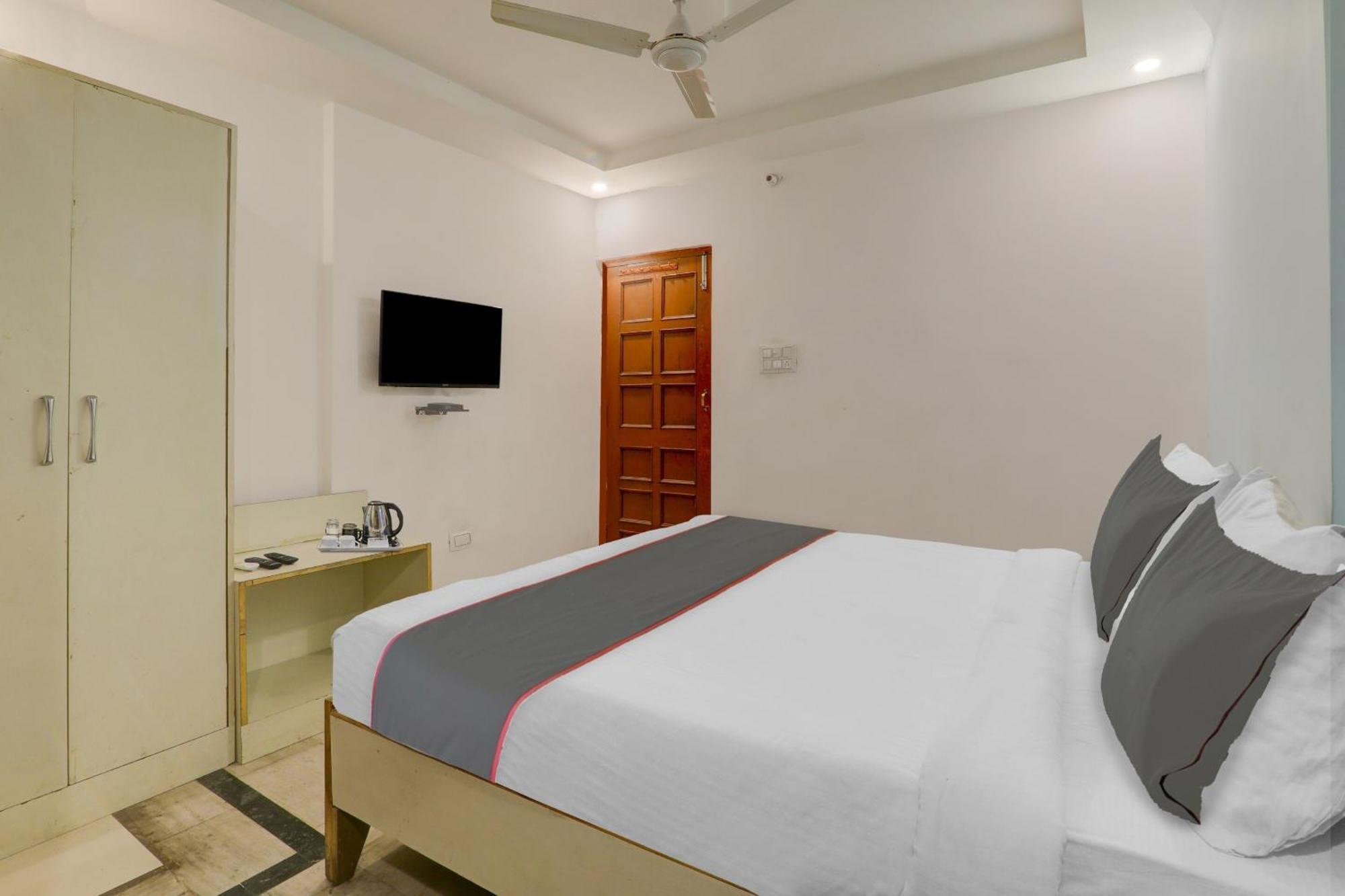 Collection O Premier Near Hazratganj Hotell Lucknow Eksteriør bilde