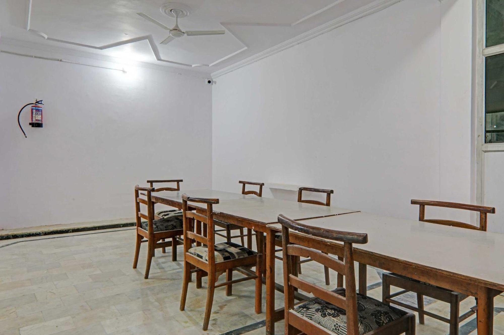 Collection O Premier Near Hazratganj Hotell Lucknow Eksteriør bilde