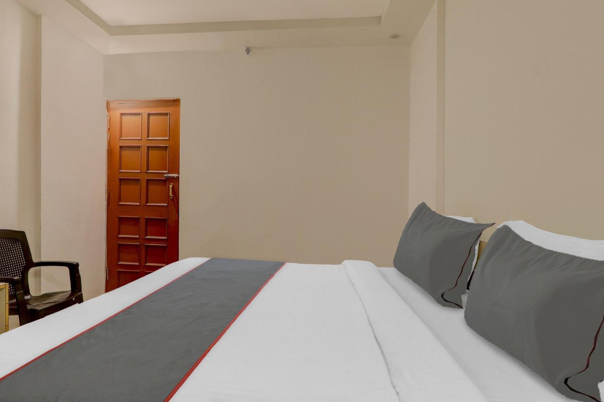 Collection O Premier Near Hazratganj Hotell Lucknow Eksteriør bilde